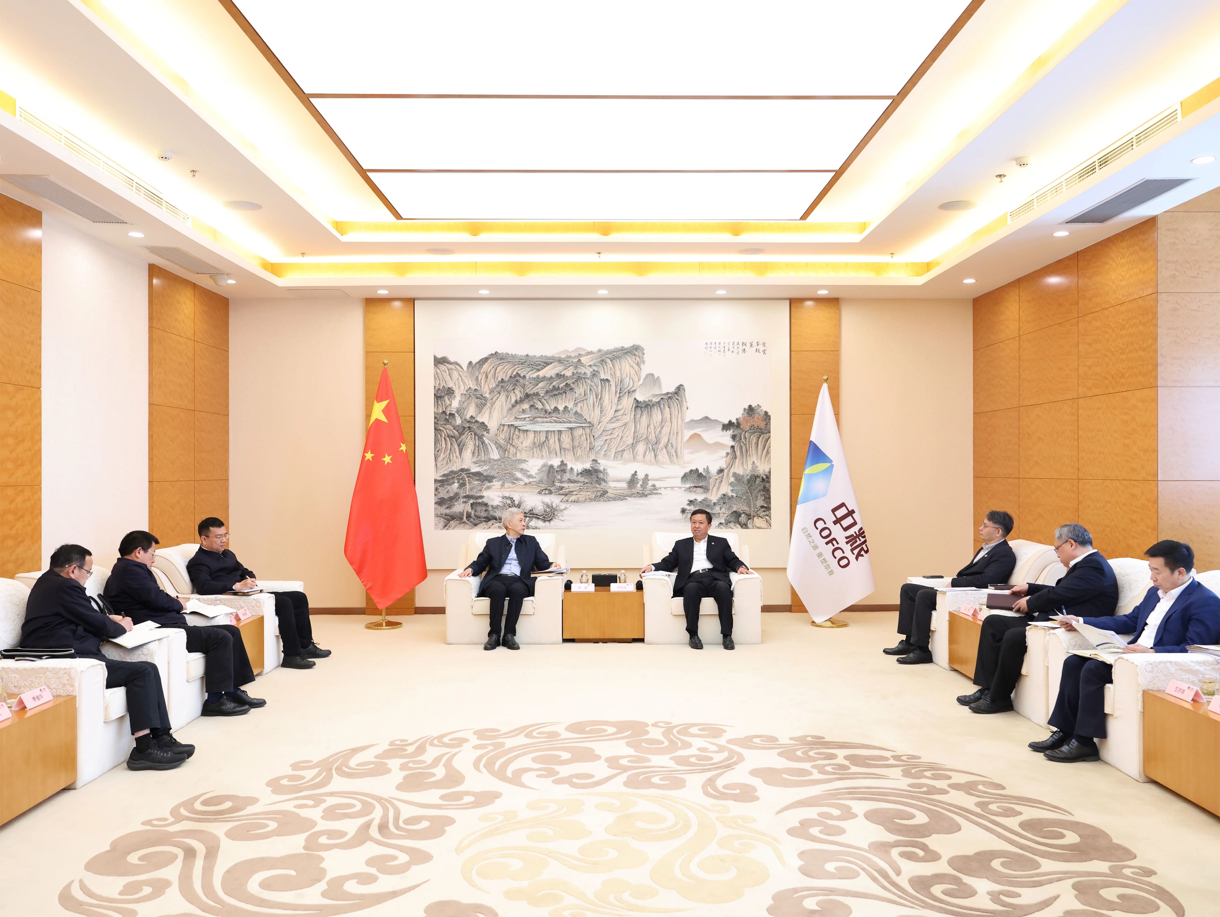 徐鹏拜访中粮集团李国强白勇 共谋“十五五”合作新...